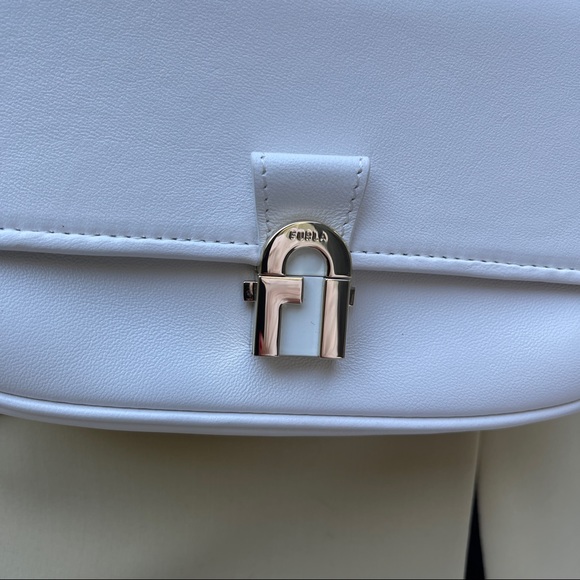 FURLA Mini Belt Bag/cross/shoulder Bag light white SOFT leather. AUTHENTIC! - Picture 4 of 12